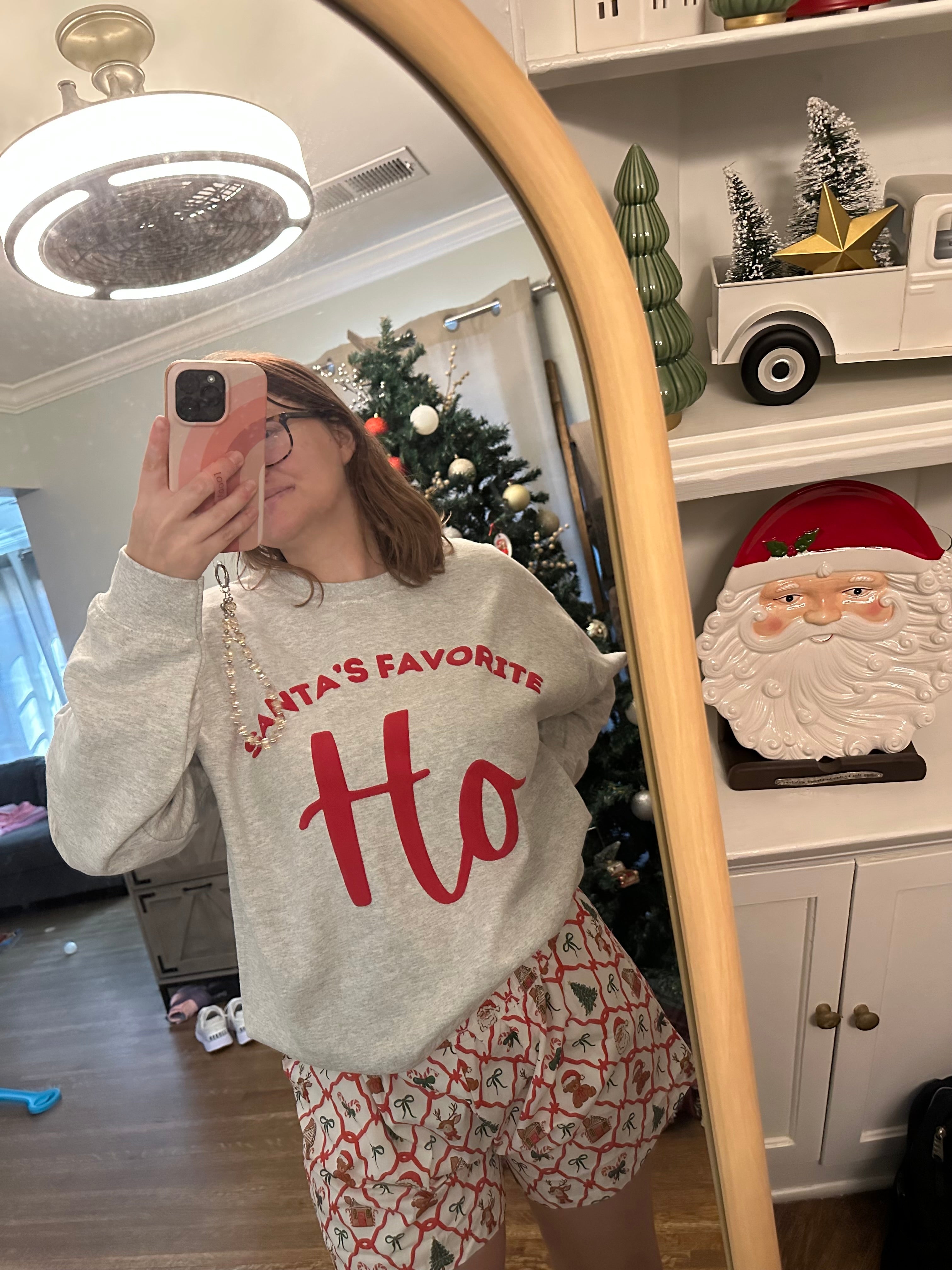 SANTAS FAVORITE HO crewneck