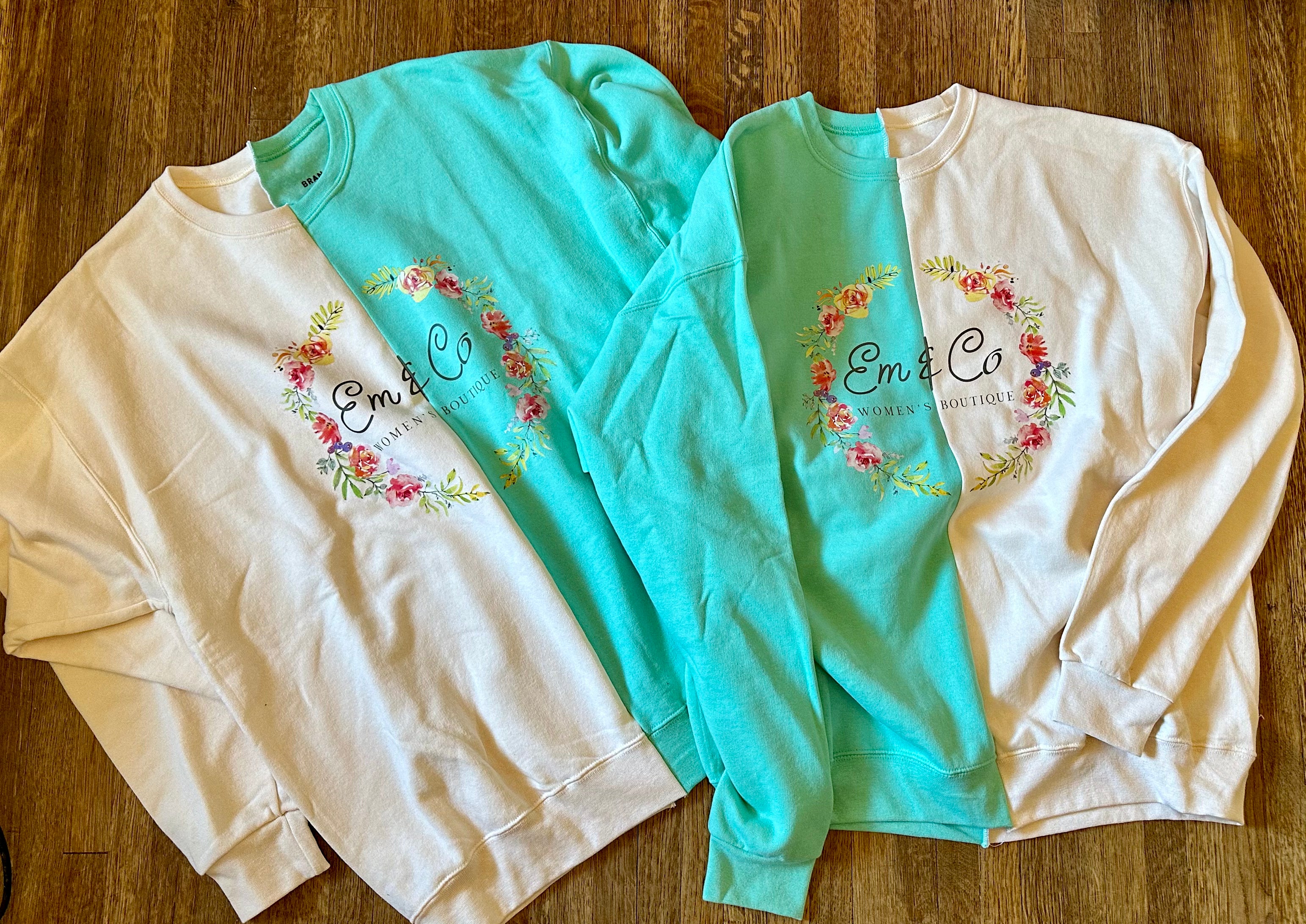 XL EM&Co SPLIT CREWNECK