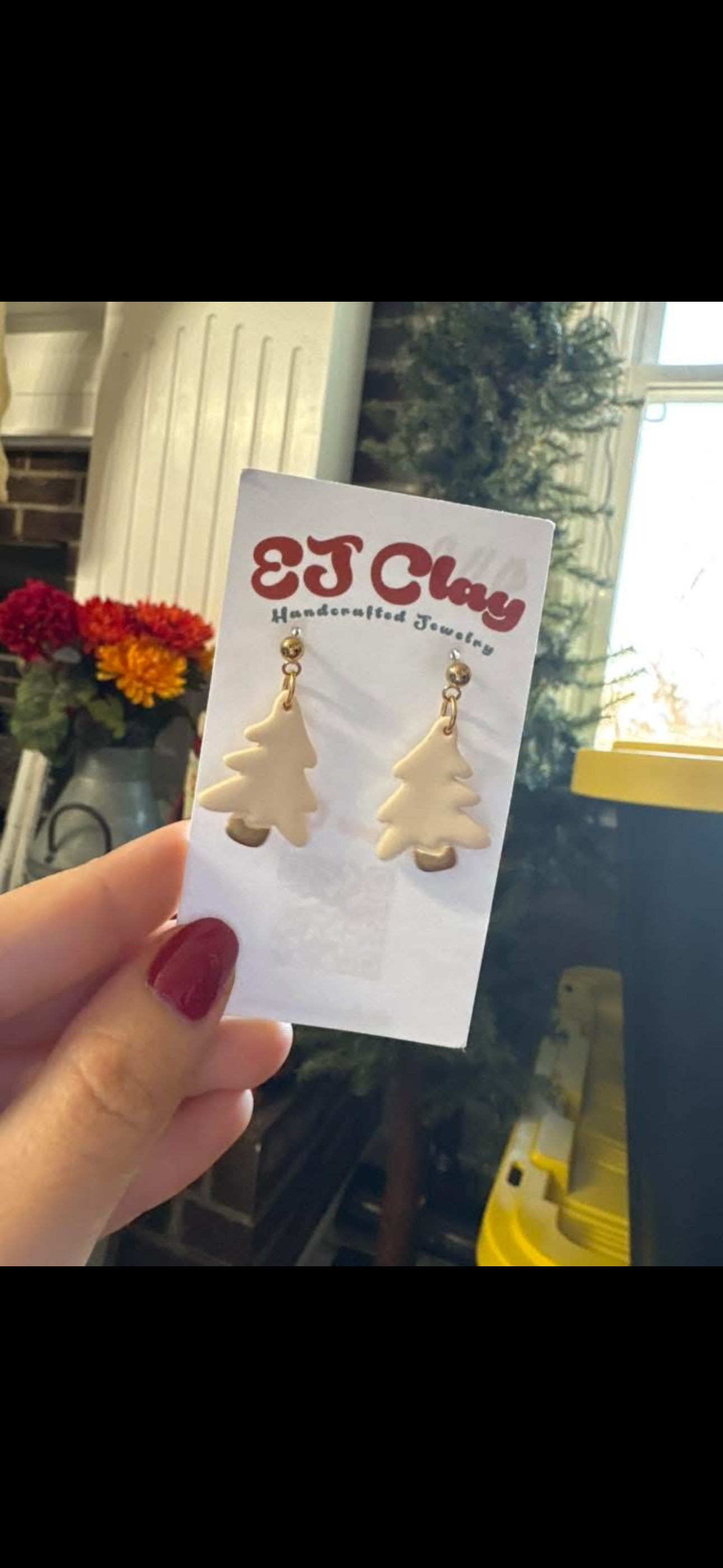 WHITE DANGLE CHRISTMAS TREE EARRINGS