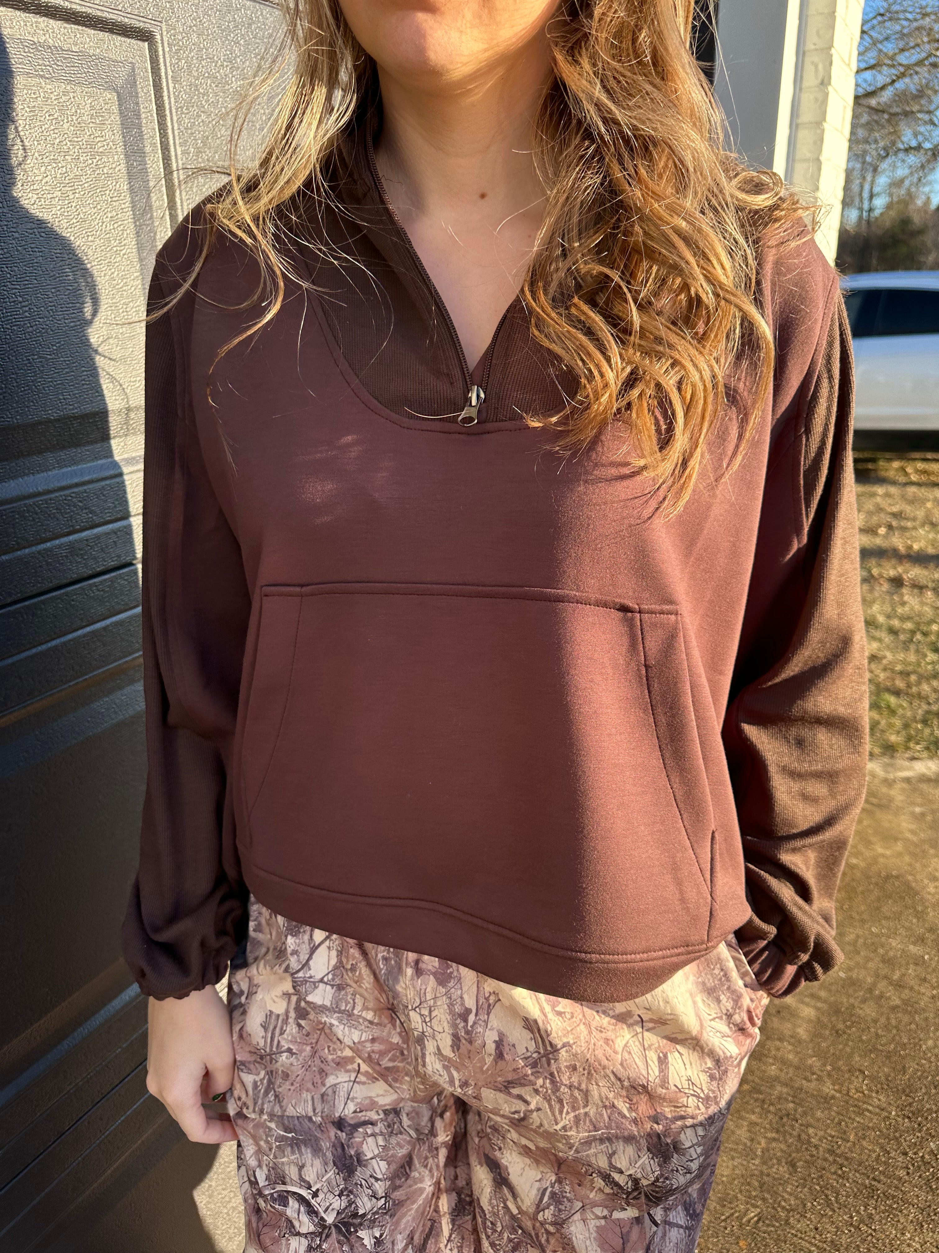 BROWN QUARTER ZIP
